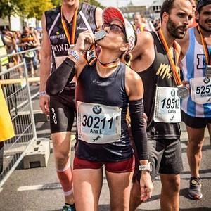 Meet your Posher, Ana l.